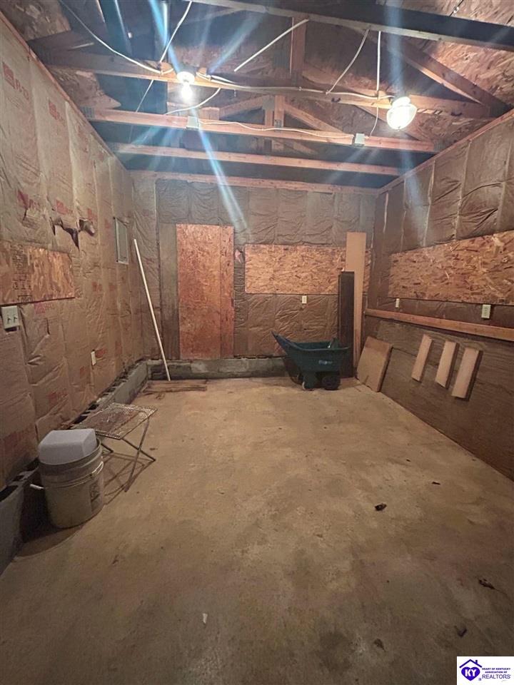 Listing Picture 119 Churchill Avenue Hodgenville, KY 42748 MLS HK25000059