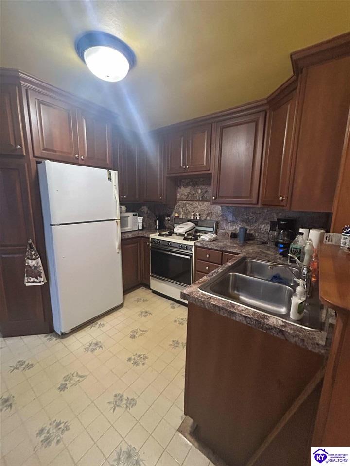 Listing Picture 119 Churchill Avenue Hodgenville, KY 42748 MLS HK25000059