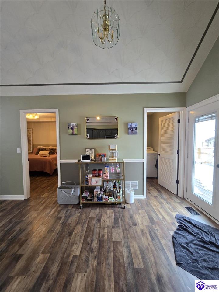 Listing Picture 131 Tyler Drive Shepherdsville, KY 40165 MLS HK25000074