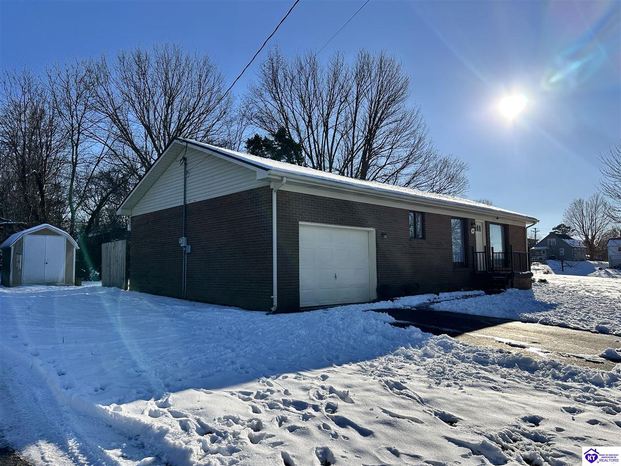 Listing Picture 305 Grant Street Campbellsville, KY 42718 MLS HK25000119