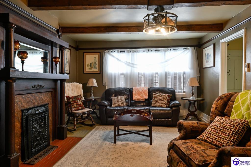 202 N Main Street Elizabethtown, KY 42701 #4