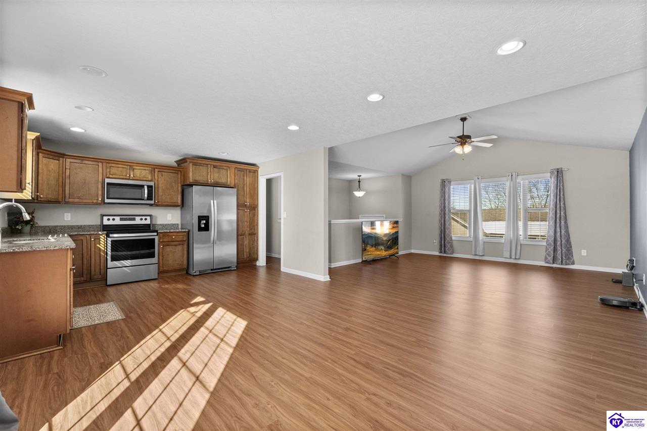 Listing Picture 127 Sawgrass Avenue Vine Grove, KY 40175 MLS HK25000159