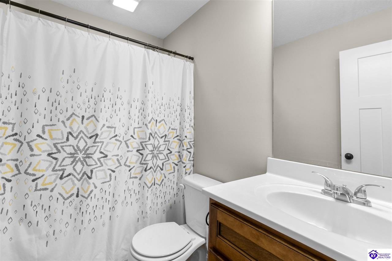 Listing Picture 127 Sawgrass Avenue Vine Grove, KY 40175 MLS HK25000159