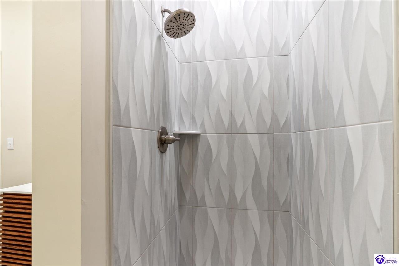 Listing Picture 651 Barret Avenue Louisville, KY 40204 MLS HK25000170