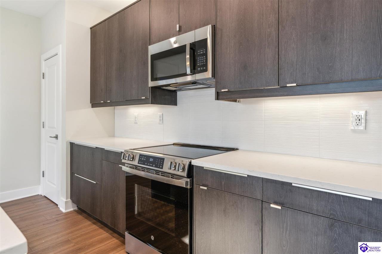 Listing Picture 651 Barret Avenue Louisville, KY 40204 MLS HK25000170