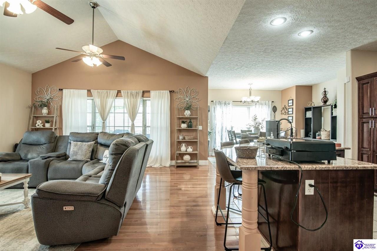 Listing Picture 151 Tuscany Lane Vine Grove, KY 40175 MLS HK25000175