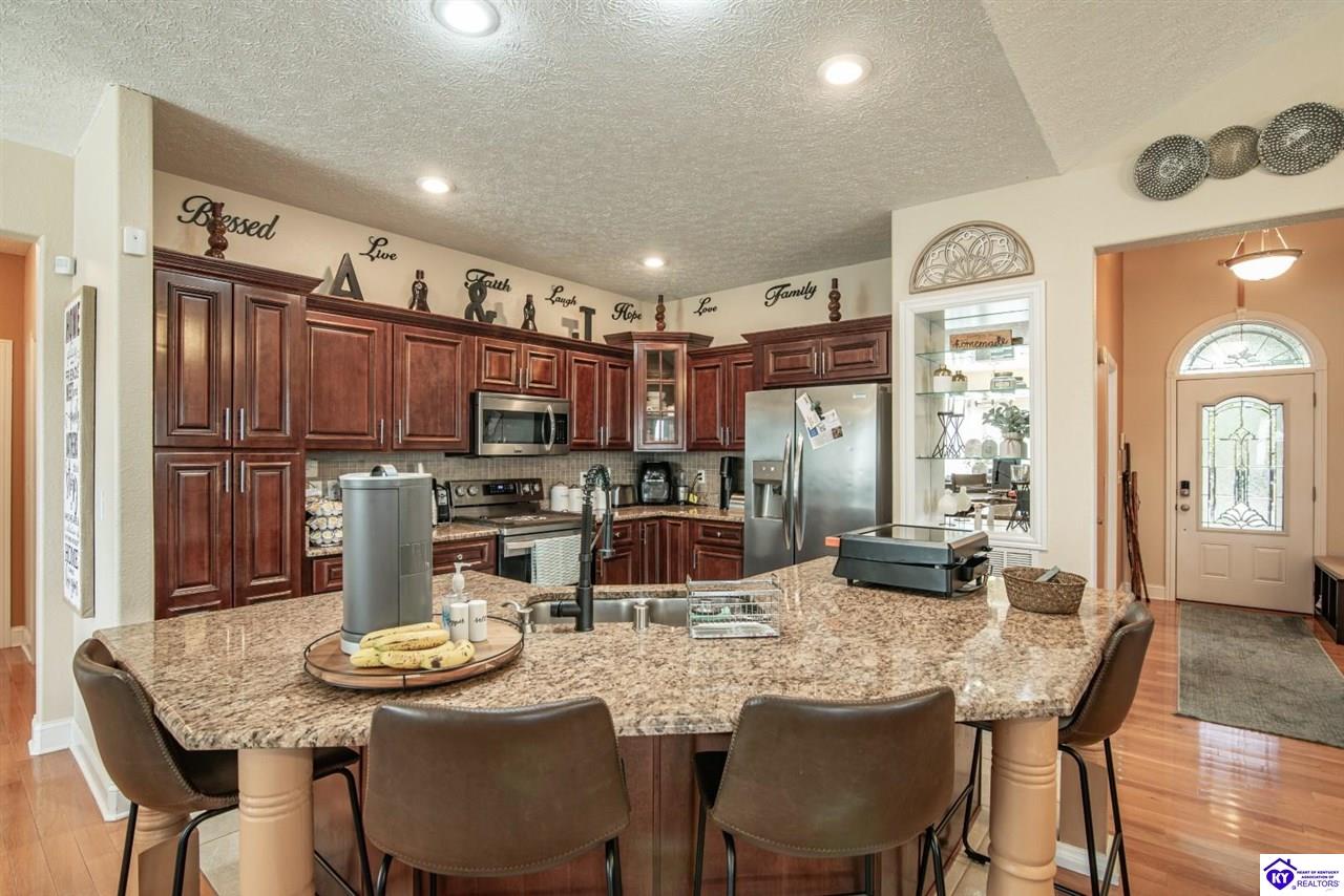 Listing Picture 151 Tuscany Lane Vine Grove, KY 40175 MLS HK25000175