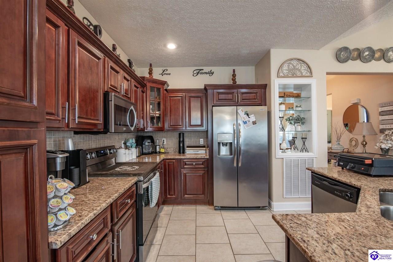 Listing Picture 151 Tuscany Lane Vine Grove, KY 40175 MLS HK25000175