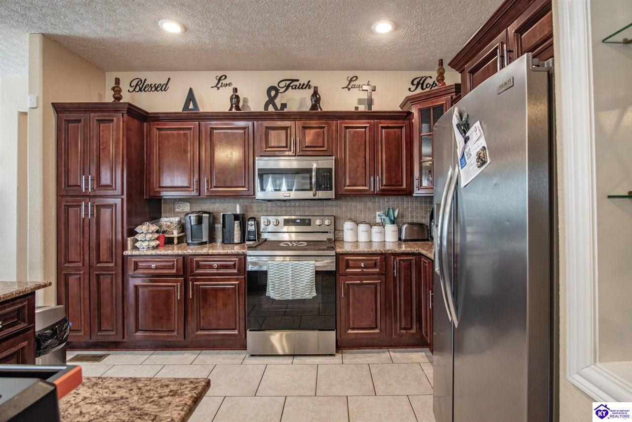 Listing Picture 151 Tuscany Lane Vine Grove, KY 40175 MLS HK25000175