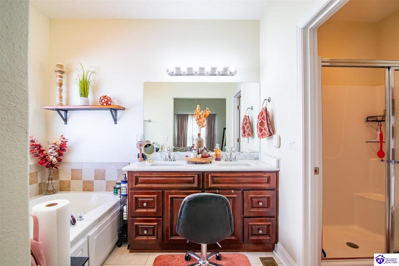 Listing Picture 151 Tuscany Lane Vine Grove, KY 40175 MLS HK25000175