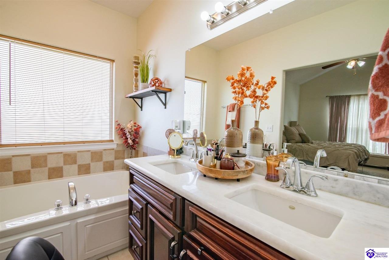 Listing Picture 151 Tuscany Lane Vine Grove, KY 40175 MLS HK25000175