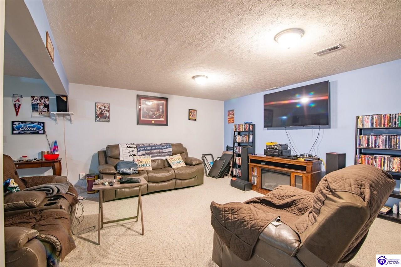 Listing Picture 151 Tuscany Lane Vine Grove, KY 40175 MLS HK25000175