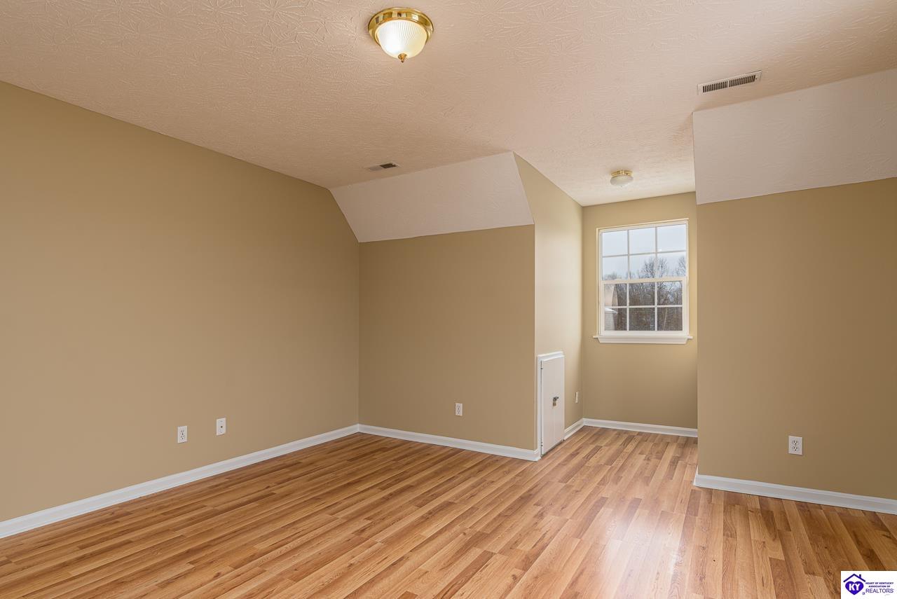 176 Haley Avenue Shepherdsville, KY 40165 #3