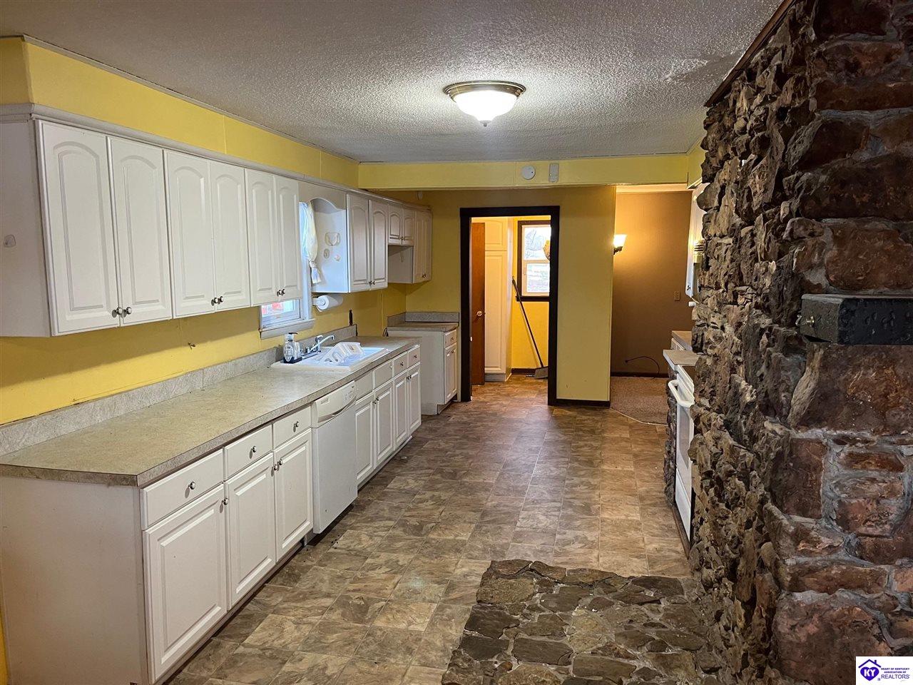 Listing Picture 5608 Greensburg Road Buffalo, KY 42716 MLS HK25000207