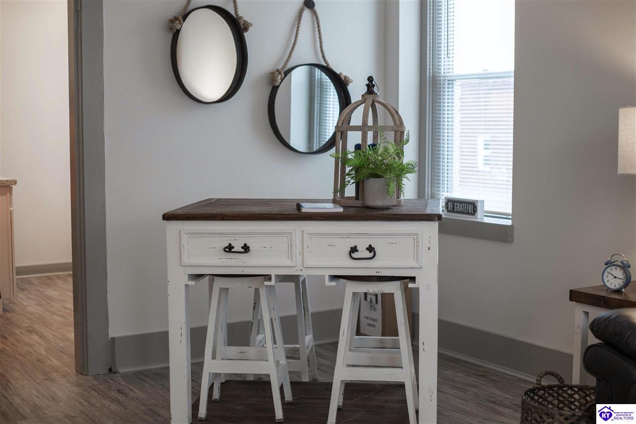 Listing Picture 106 E Public Square Scottsville, KY 42164 MLS HK25000244