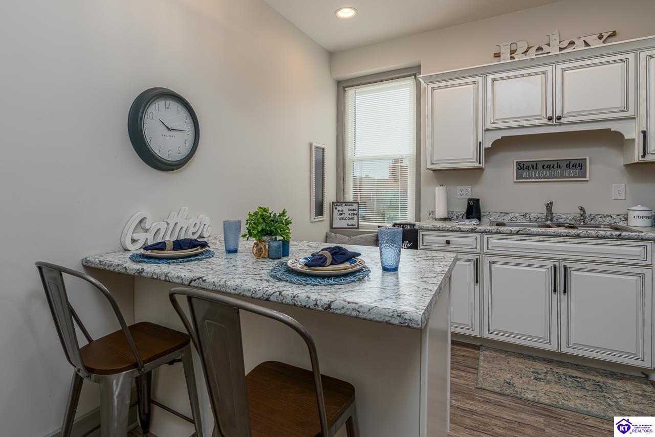 Listing Picture 106 E Public Square Scottsville, KY 42164 MLS HK25000244