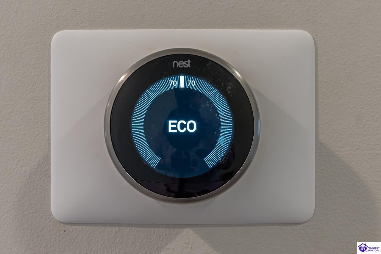 Listing Picture 106 E Public Square Scottsville, KY 42164 MLS HK25000244