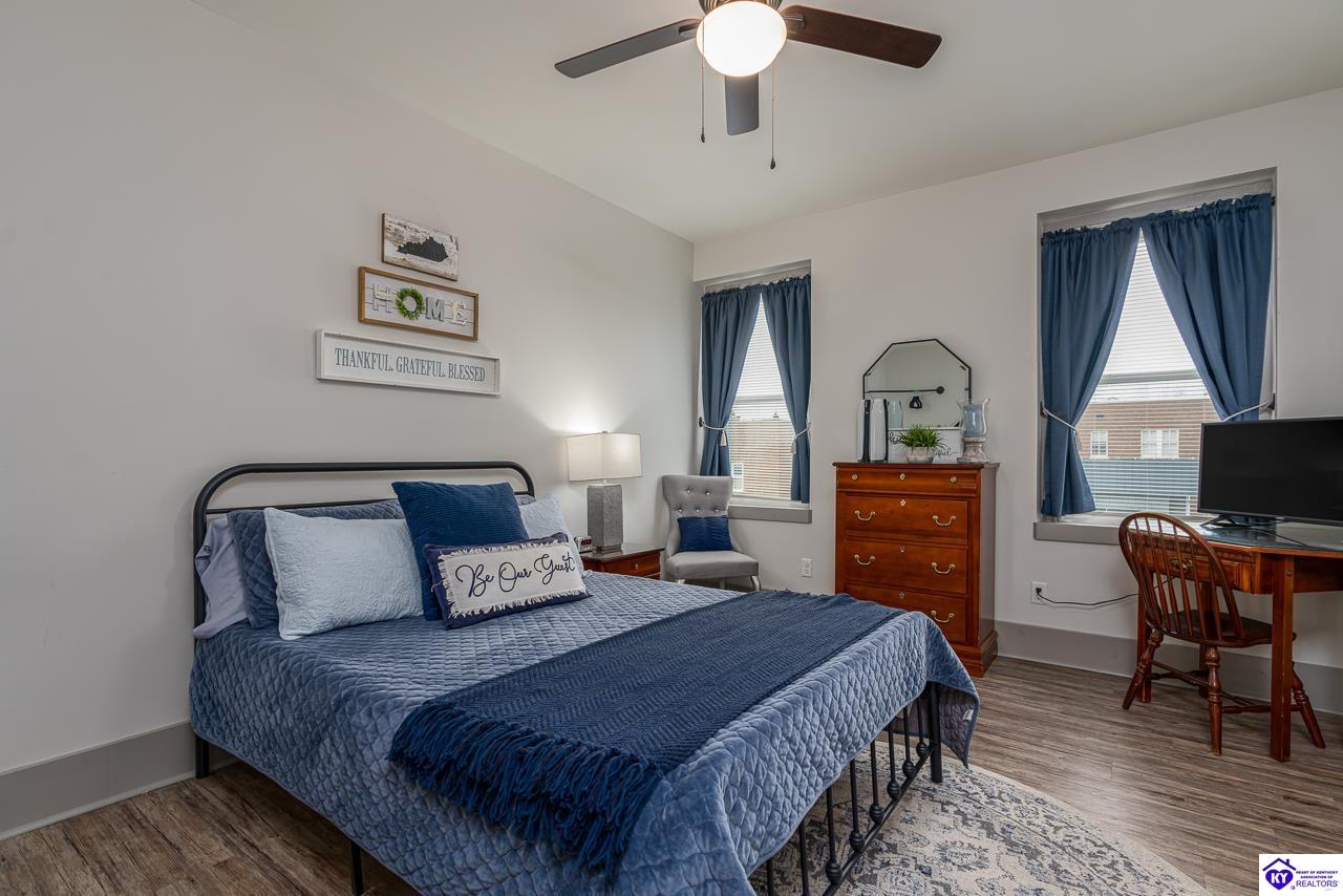 Listing Picture 106 E Public Square Scottsville, KY 42164 MLS HK25000244