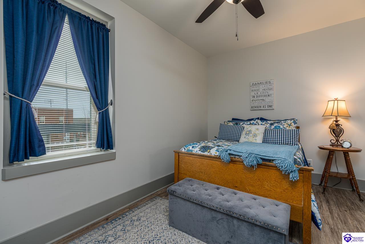 Listing Picture 106 E Public Square Scottsville, KY 42164 MLS HK25000244