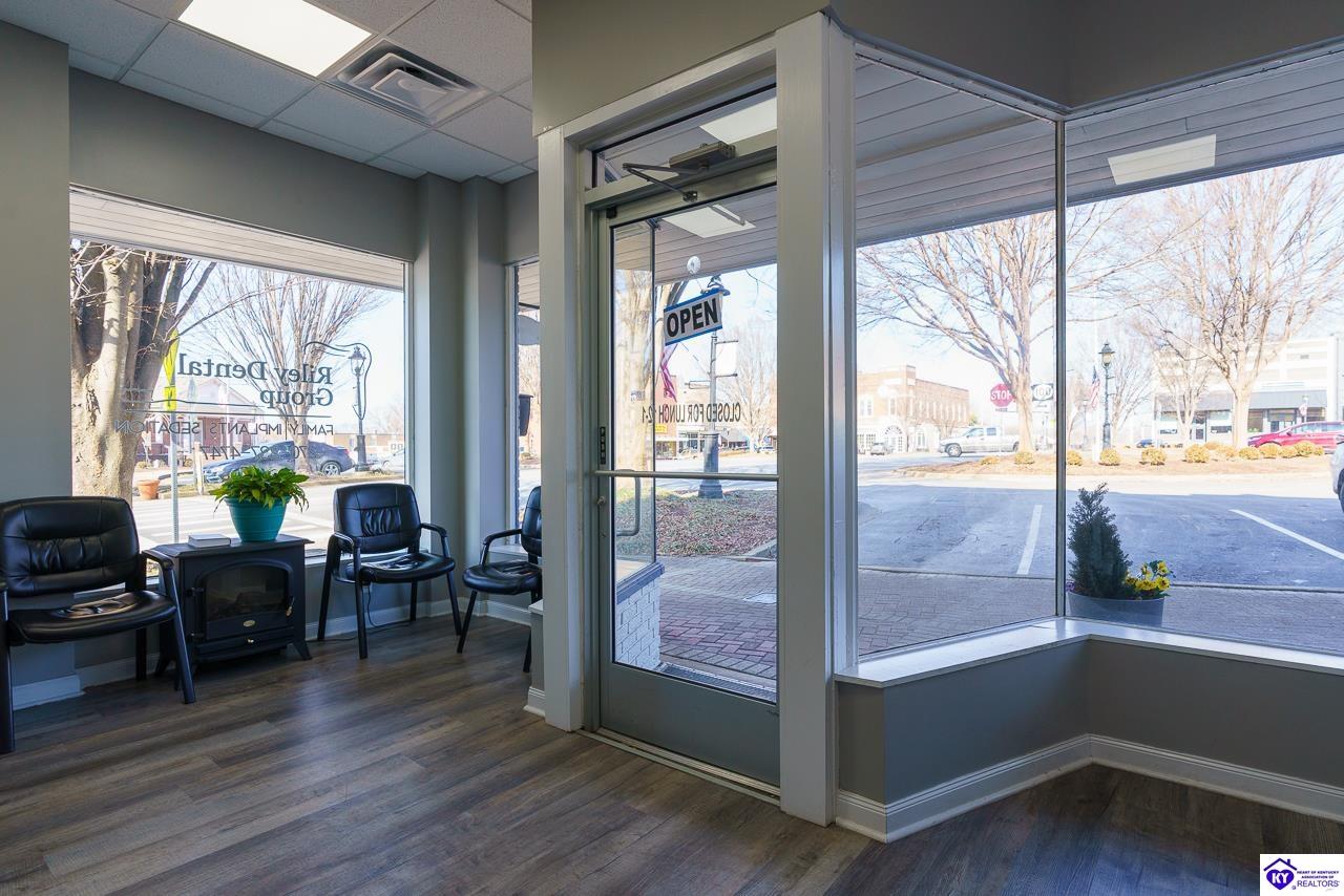 Listing Picture 106 E Public Square Scottsville, KY 42164 MLS HK25000244