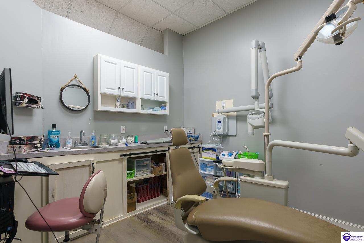 Listing Picture 106 E Public Square Scottsville, KY 42164 MLS HK25000244