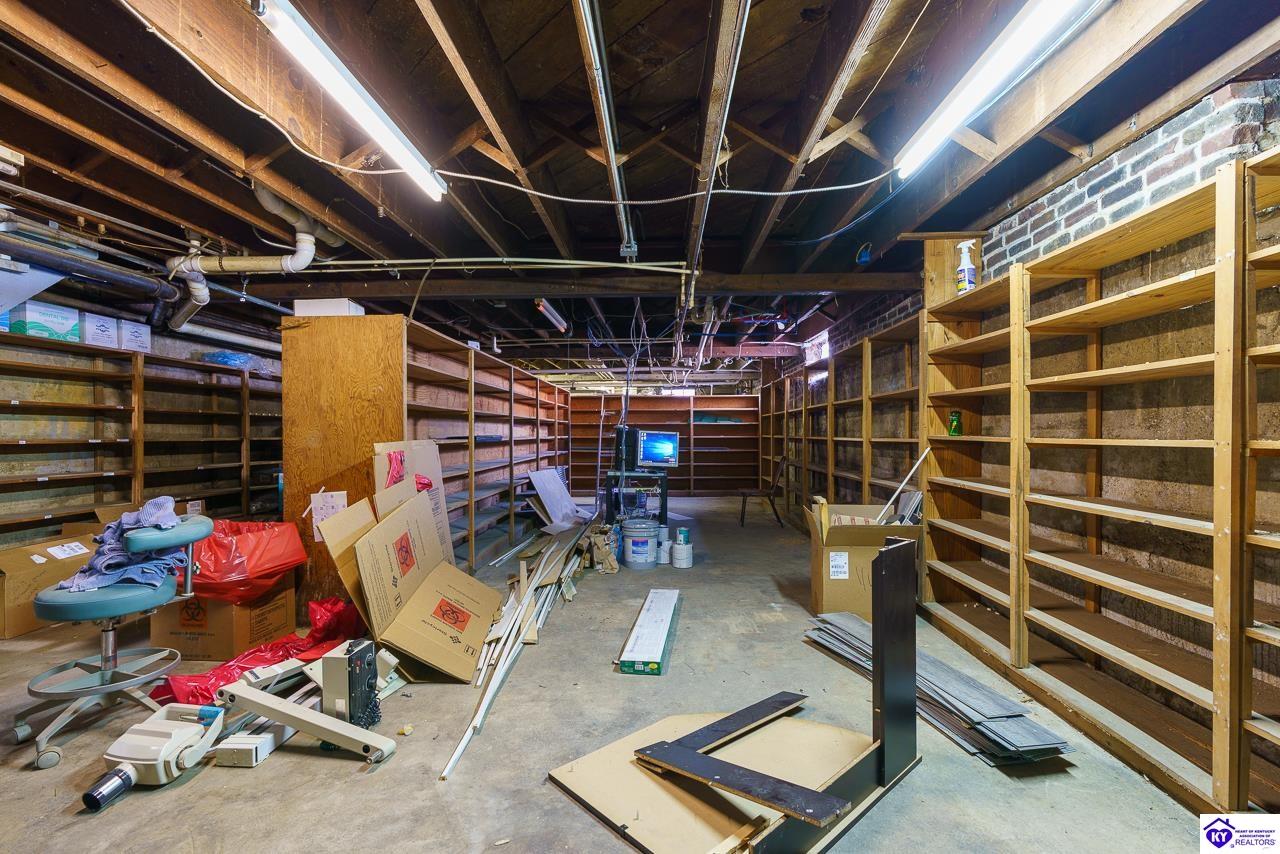 Listing Picture 106 E Public Square Scottsville, KY 42164 MLS HK25000244