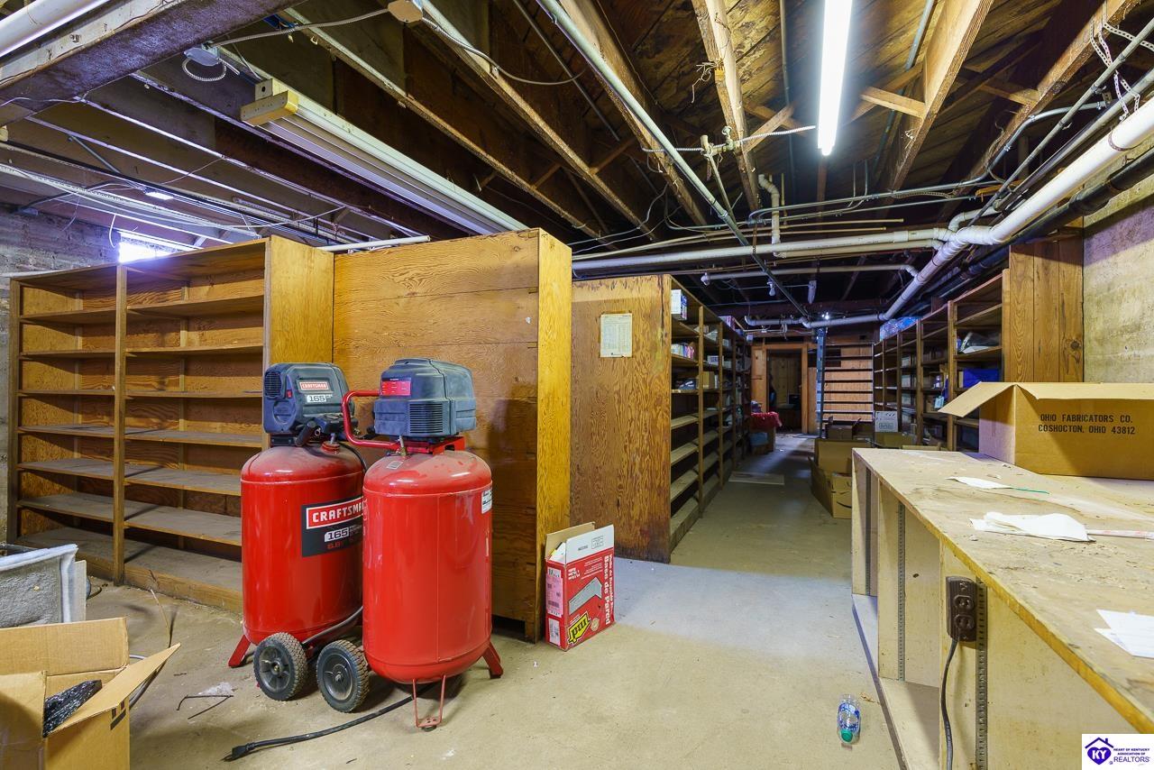 Listing Picture 106 E Public Square Scottsville, KY 42164 MLS HK25000244