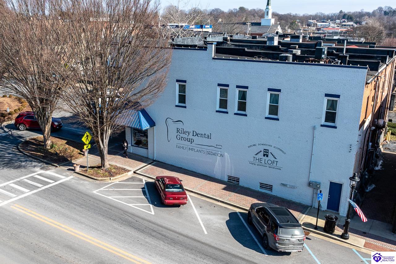 Listing Picture 106 E Public Square Scottsville, KY 42164 MLS HK25000244