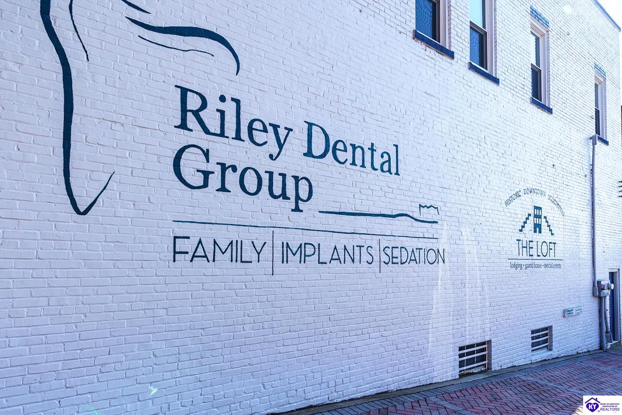 Listing Picture 106 E Public Square Scottsville, KY 42164 MLS HK25000244