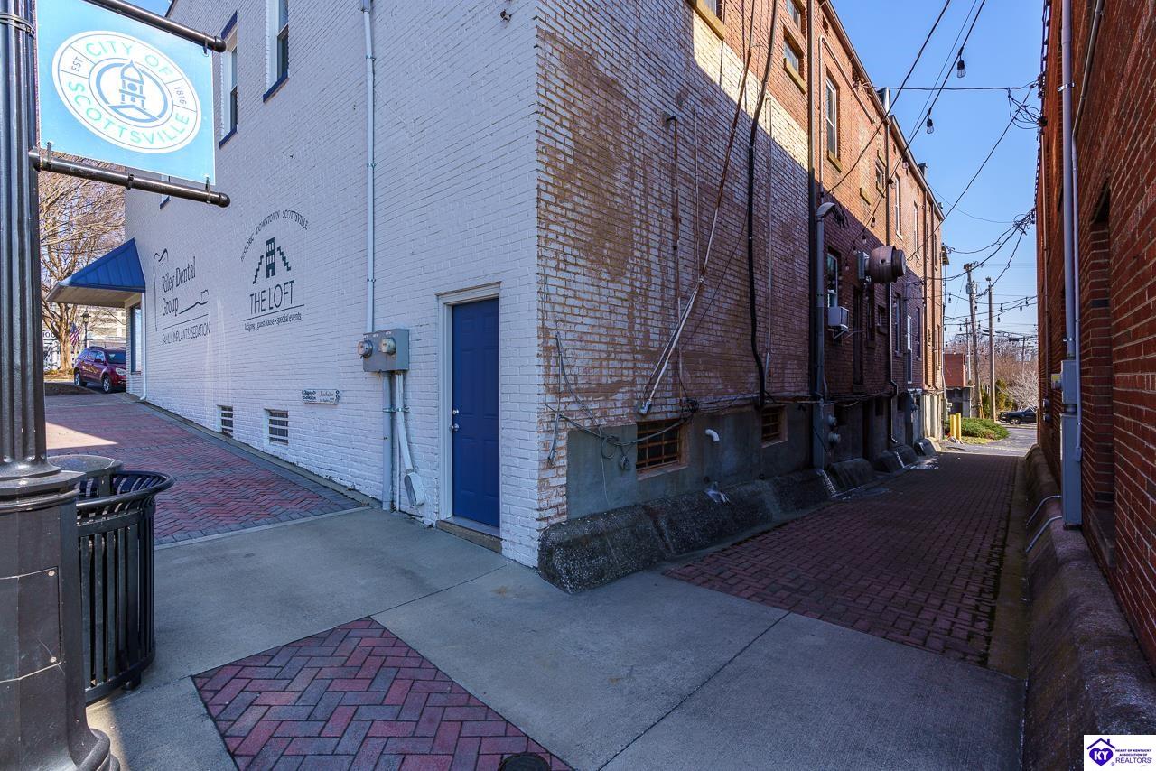 Listing Picture 106 E Public Square Scottsville, KY 42164 MLS HK25000244