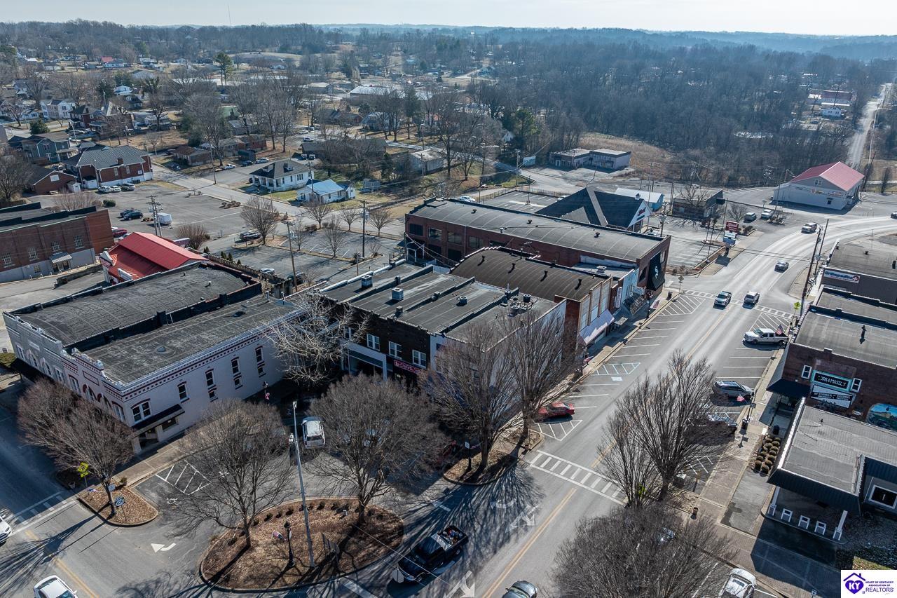 Listing Picture 106 E Public Square Scottsville, KY 42164 MLS HK25000244