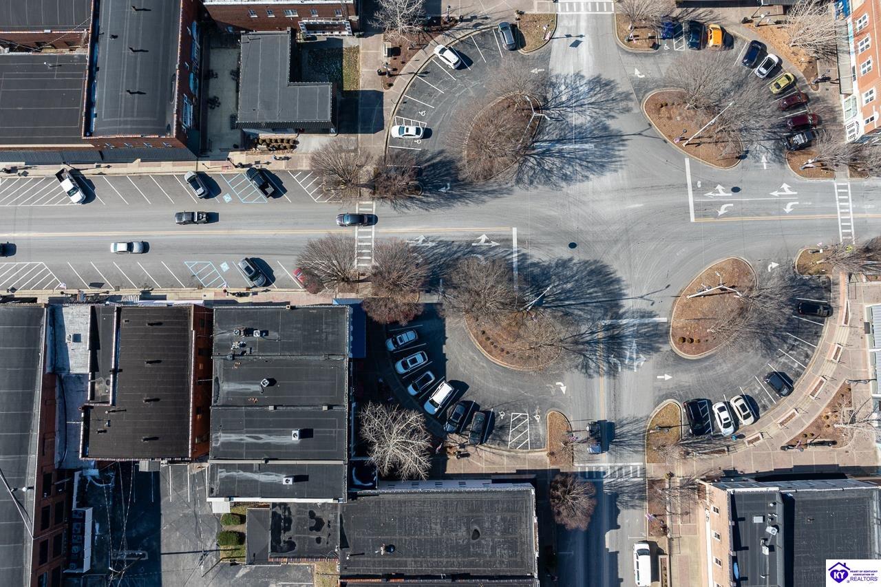 Listing Picture 106 E Public Square Scottsville, KY 42164 MLS HK25000244