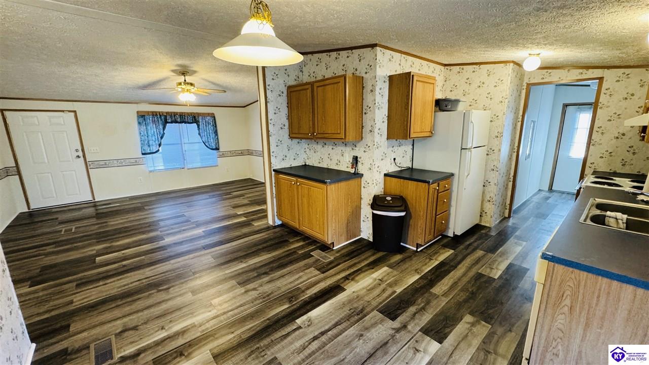 672 Fentress Hideout Westview, KY 40178 #2