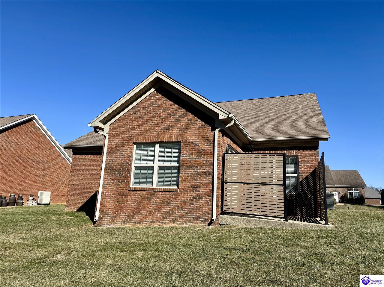 Listing Picture 904 Silk Tree Circle Elizabethtown, KY 42701 MLS HK25000300