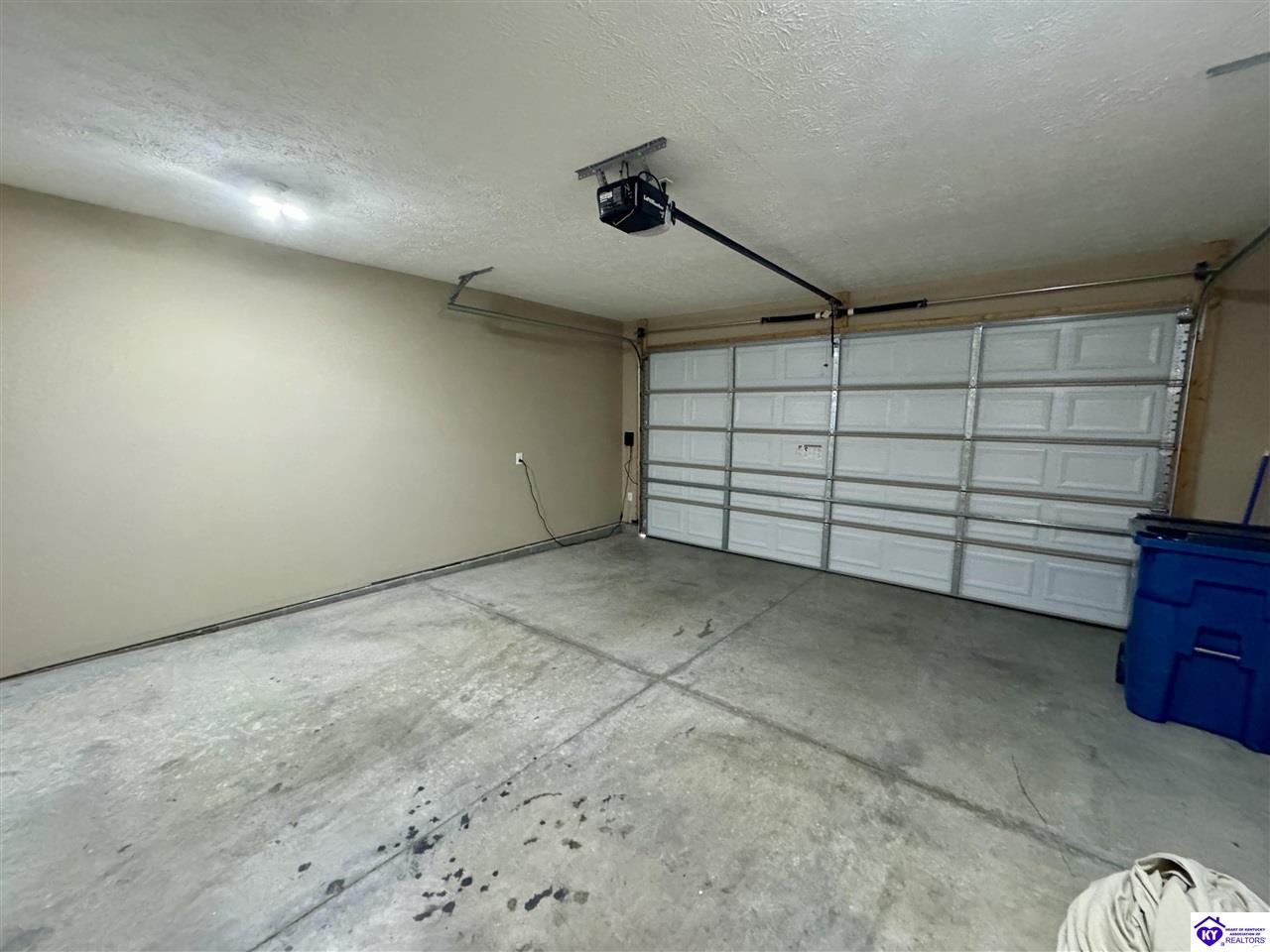 Listing Picture 904 Silk Tree Circle Elizabethtown, KY 42701 MLS HK25000300