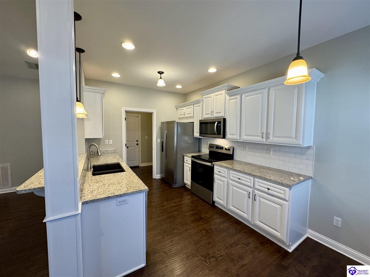 Listing Picture 904 Silk Tree Circle Elizabethtown, KY 42701 MLS HK25000300