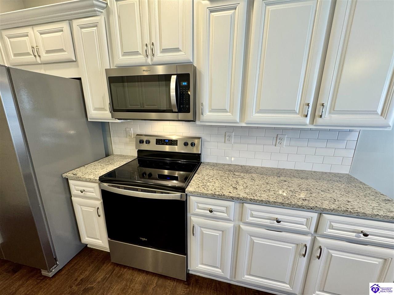 Listing Picture 904 Silk Tree Circle Elizabethtown, KY 42701 MLS HK25000300