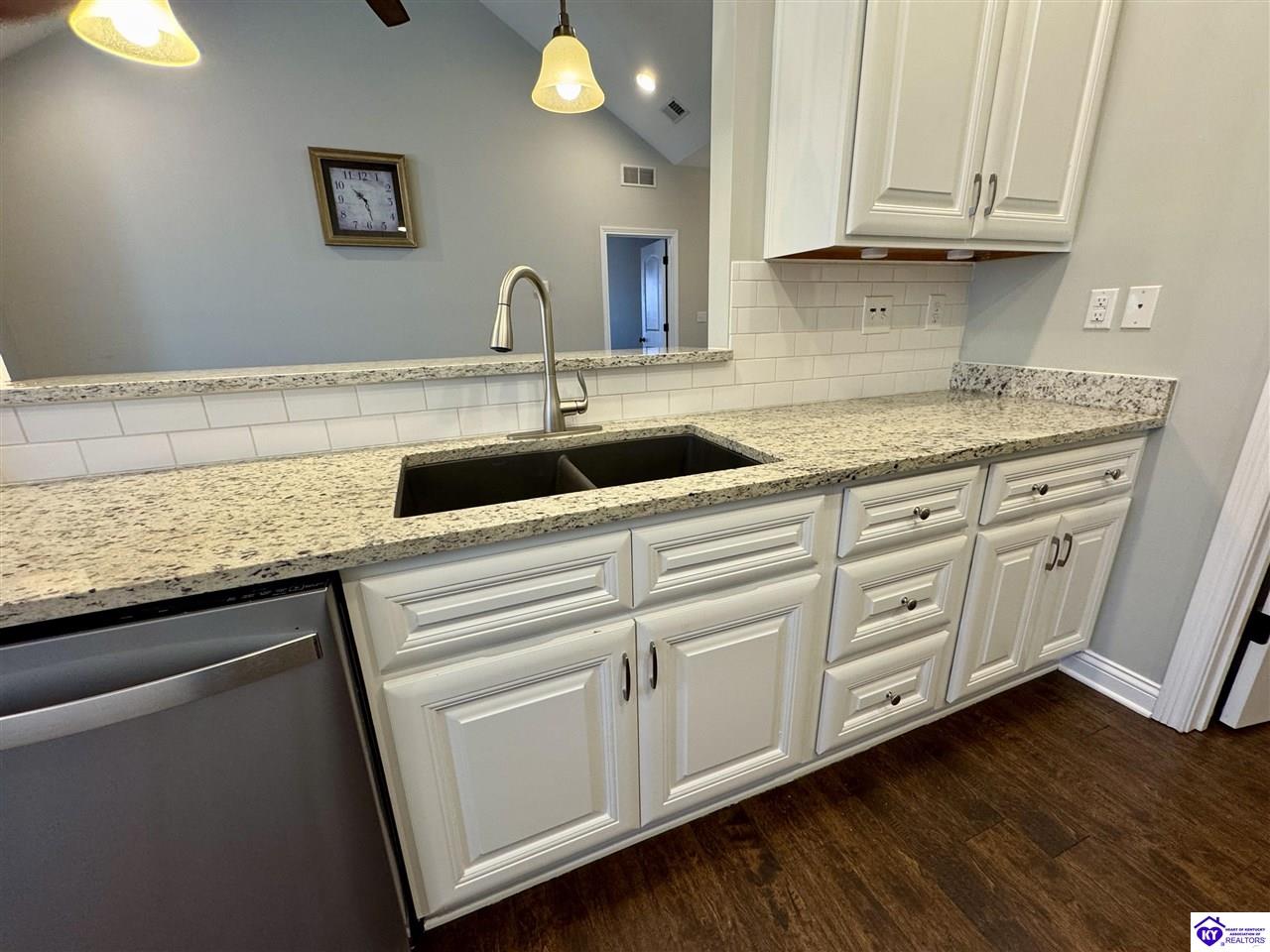 Listing Picture 904 Silk Tree Circle Elizabethtown, KY 42701 MLS HK25000300