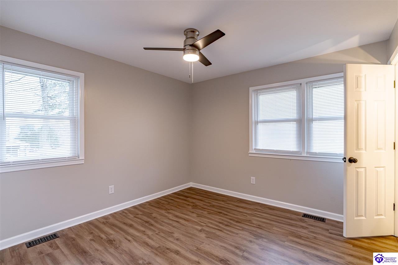 440 Pinewood Drive Radcliff, KY 40160 #4
