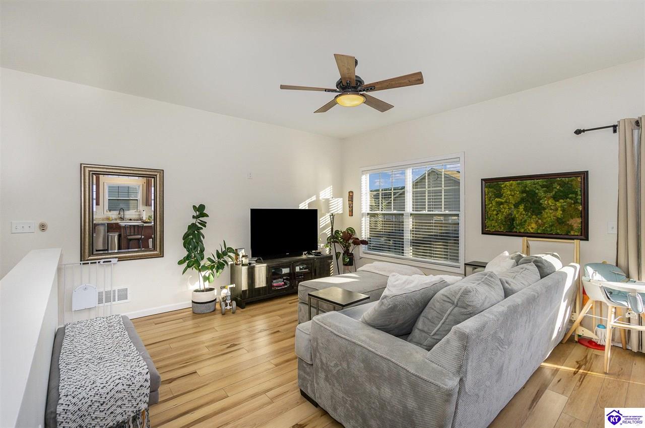 Listing Picture 108 Destin Circle Elizabethtown, KY 42701 MLS HK25000331