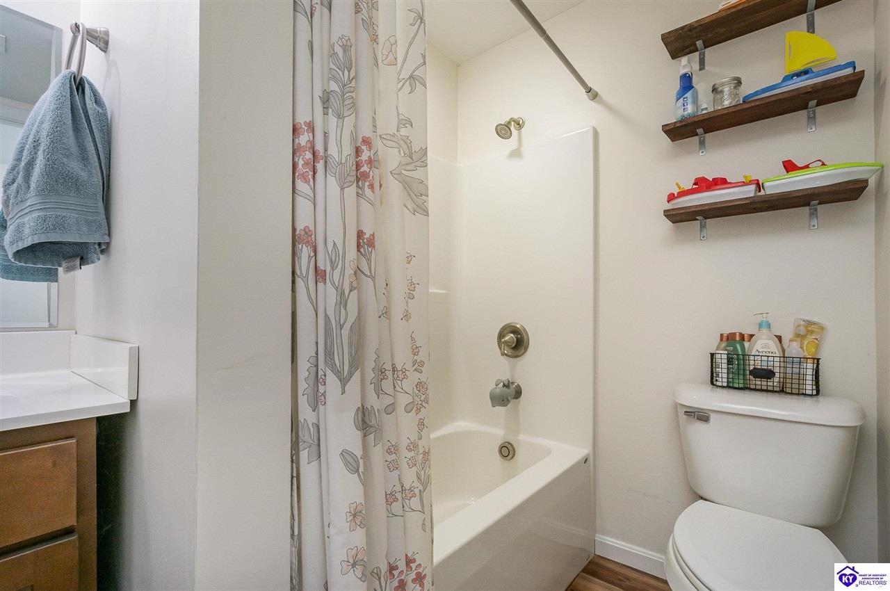 Listing Picture 108 Destin Circle Elizabethtown, KY 42701 MLS HK25000331