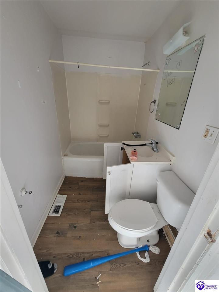 Listing Picture 1119 Elm Street West Point, KY 40177 MLS HK25000349