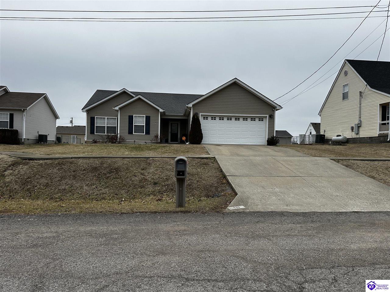 121 Danbrook CourtRadcliff, KY 40160