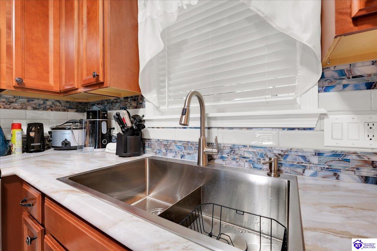 Listing Picture 103 Amy Court Elizabethtown, KY 42701 MLS HK25000375