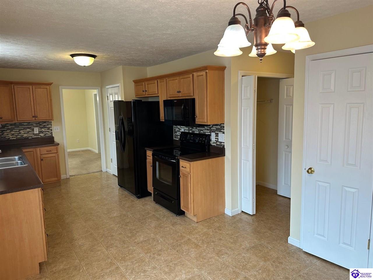 Listing Picture 132 Longsdale Court Radcliff, KY 40160 MLS HK25000377