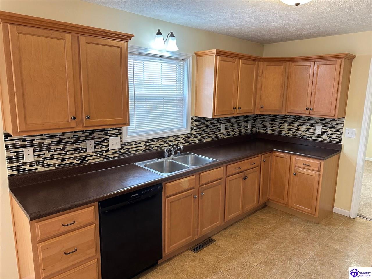 Listing Picture 132 Longsdale Court Radcliff, KY 40160 MLS HK25000377