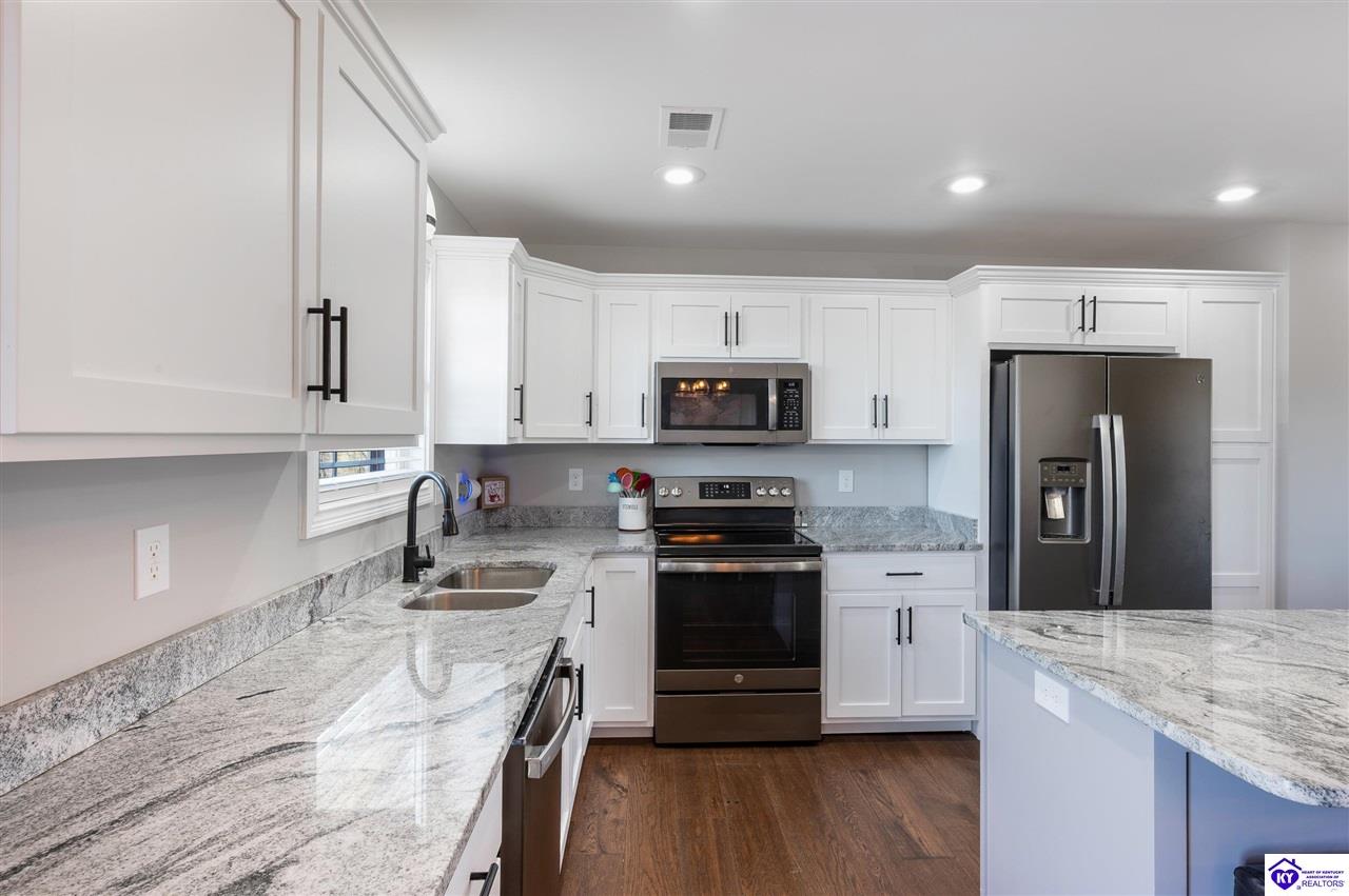 Listing Picture 315 Oak Hill Court Bardstown, KY 40004 MLS HK25000388