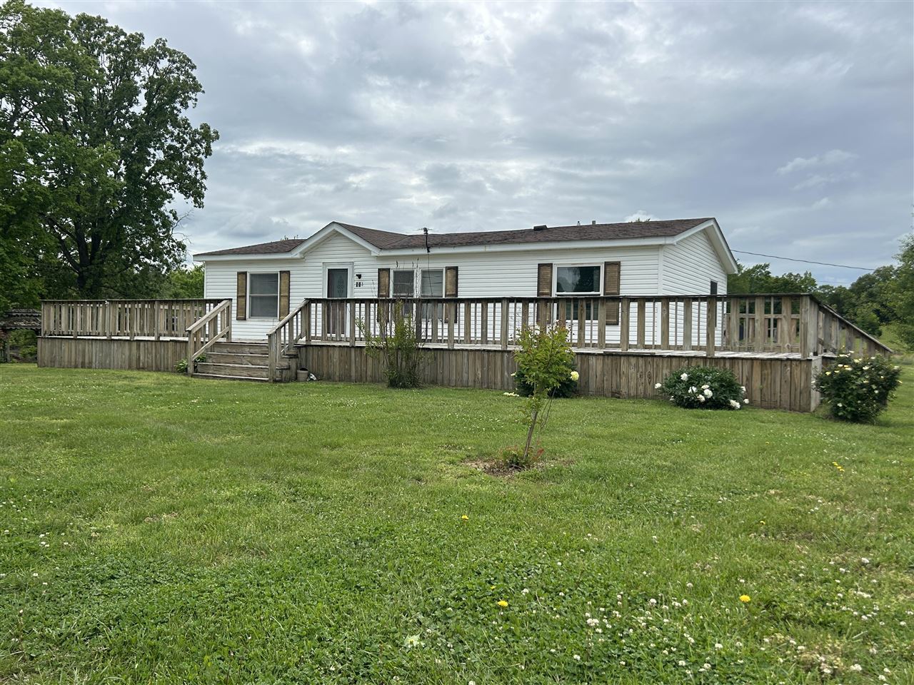 553 Lake Road
