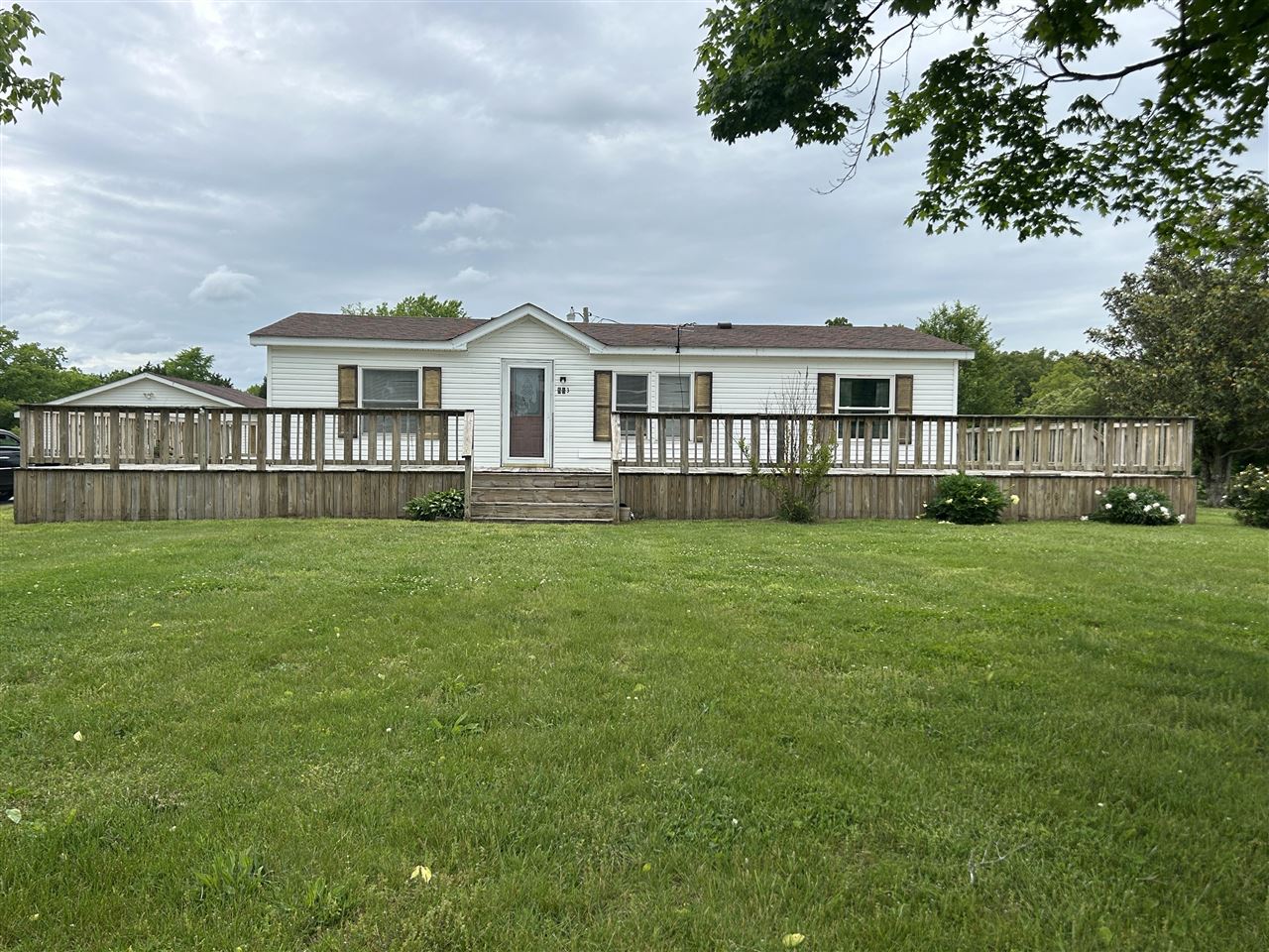 553 Lake Road