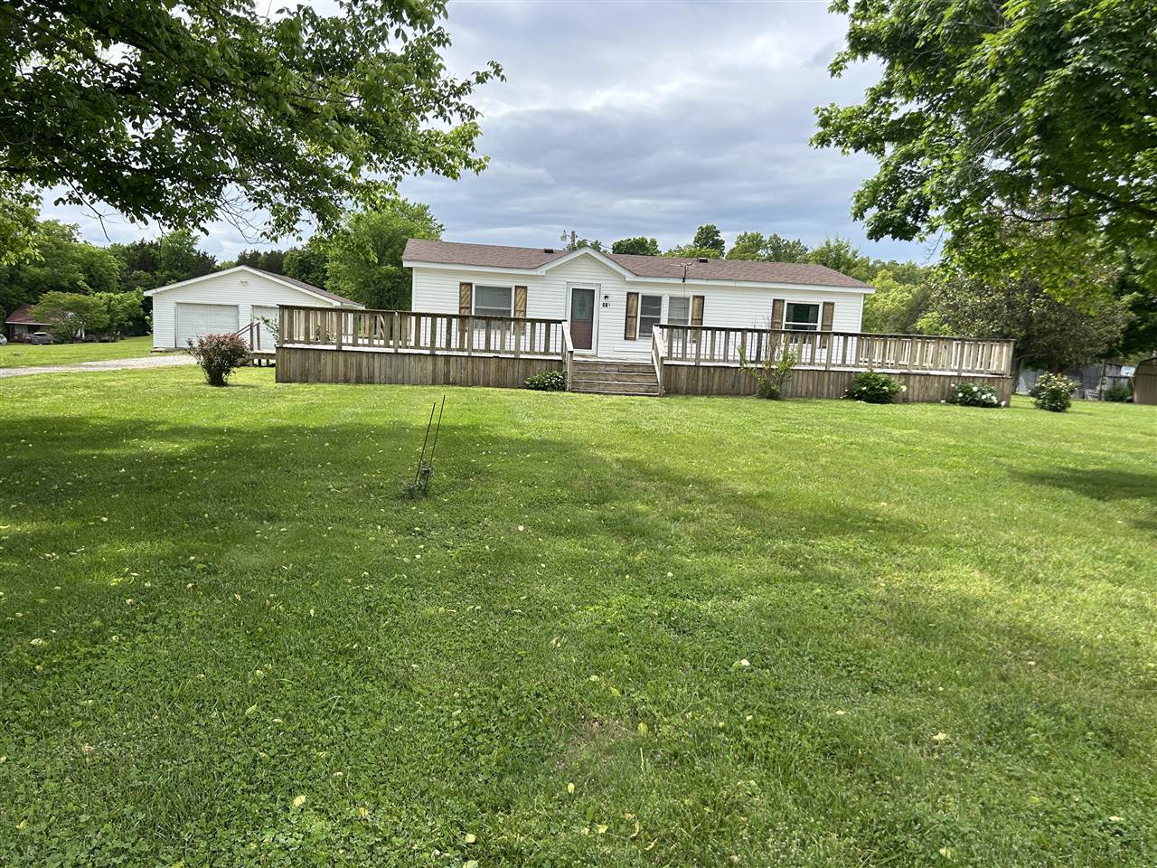 553 Lake Road